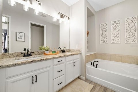 Townhouse in HARMONY AT LAKEWOOD RANCH in Bradenton, Florida 3 bedrooms, 170.75 sq.m. № 1826745 - photo 20