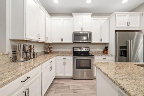 Townhouse in HARMONY AT LAKEWOOD RANCH in Bradenton, Florida 3 bedrooms, 170.75 sq.m. № 1826745 - photo 12