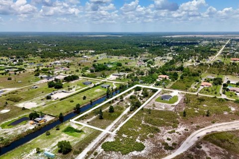 Land in Naples, Florida № 2156493 - photo 2