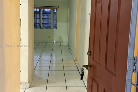 Condo in Miami, Florida, 1 bedroom  № 1987260 - photo 7