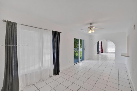 House in Plantation, Florida 2 bedrooms, 166.11 sq.m. № 1857513 - photo 21