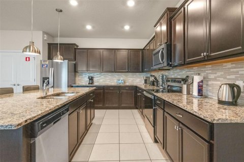 House in Davenport, Florida 10 bedrooms, 408.68 sq.m. № 1835671 - photo 12