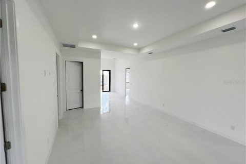 Купить виллу или дом в Кейп-Корал, Флорида 4 комнаты, 176.89м2, № 2345362 - фото 4