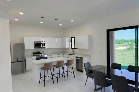 Купить виллу или дом в Кейп-Корал, Флорида 4 комнаты, 176.89м2, № 2345362 - фото 5