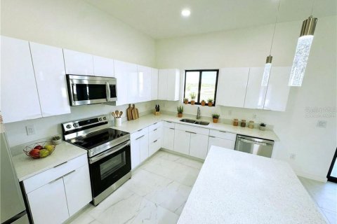 Купить виллу или дом в Кейп-Корал, Флорида 4 комнаты, 176.89м2, № 2345362 - фото 9