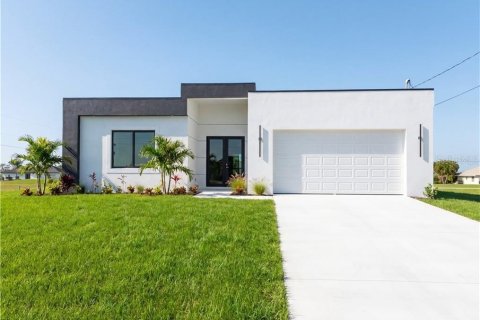 Villa ou maison à Cape Coral, Floride 4 chambres, 176.89 m2 № 2345362