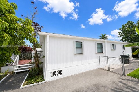 Appartement à louer à Dania Beach, Floride: 2 chambres № 2168223 - photo 2
