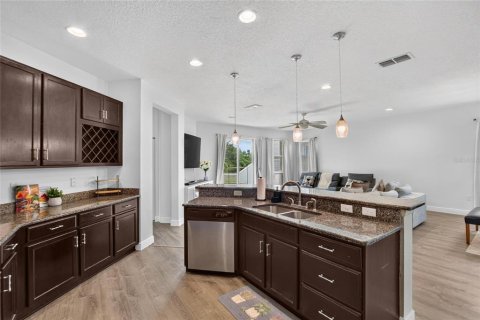 Villa ou maison à vendre à Gibsonton, Floride: 4 chambres, 184.23 m2 № 2391154 - photo 15