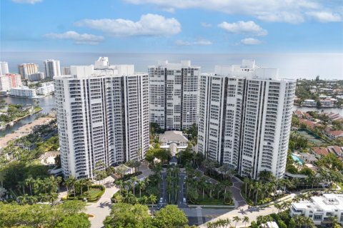 Condo in Aventura, Florida, 3 bedrooms  № 2037645 - photo 3