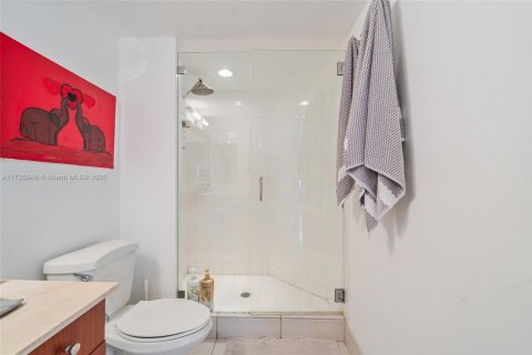 Condo in Aventura, Florida, 3 bedrooms  № 2037645 - photo 17