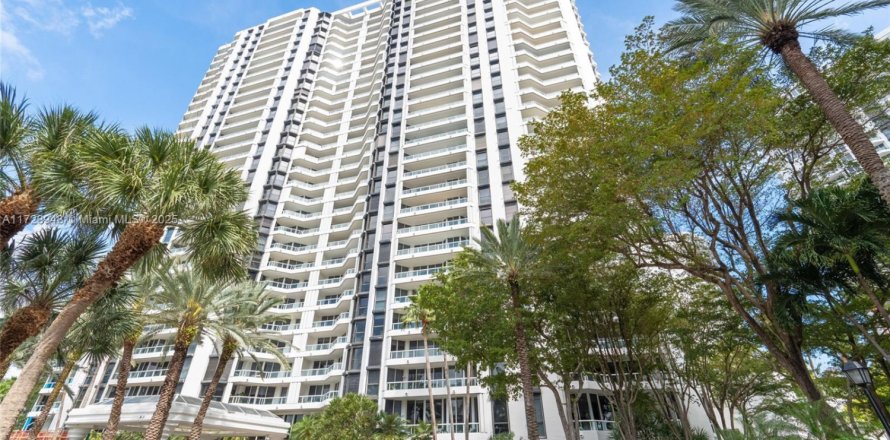 Condo in Aventura, Florida, 3 bedrooms  № 2037645