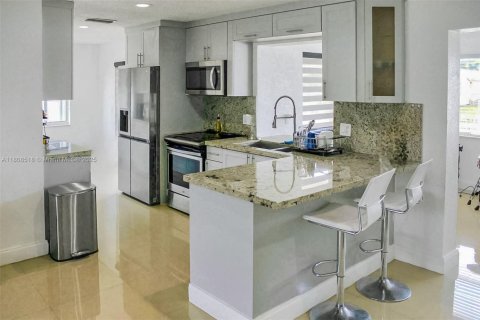Casa en venta en Pembroke Pines, Florida, 3 dormitorios, 172.71 m2 № 1747854 - foto 5