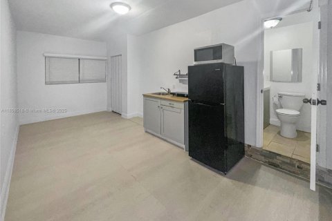 Casa en venta en Pembroke Pines, Florida, 3 dormitorios, 172.71 m2 № 1747854 - foto 16