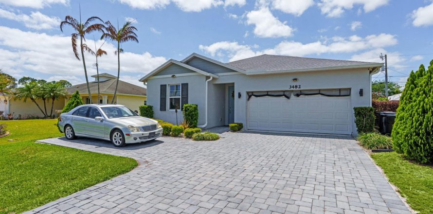 Casa en Port St. Lucie, Florida 4 dormitorios, 178 m2 № 2176703