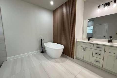 Casa en venta en Port Charlotte, Florida, 4 dormitorios, 170.29 m2 № 2130370 - foto 5