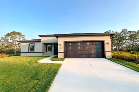 House in Port Charlotte, Florida 4 bedrooms, 170.29 sq.m. № 2130370