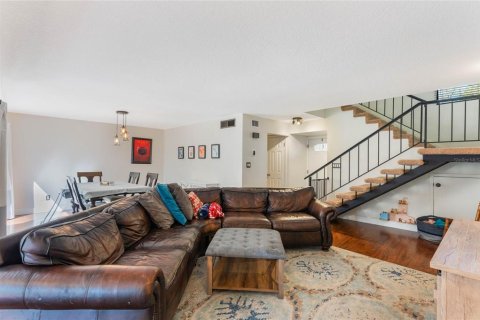 Townhouse in Fern Park, Florida 3 bedrooms, 186.92 sq.m. № 1733469 - photo 5