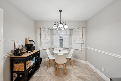 Adosado en venta en Deerfield Beach, Florida, 3 dormitorios, 181.9 m2 № 1998361 - foto 9