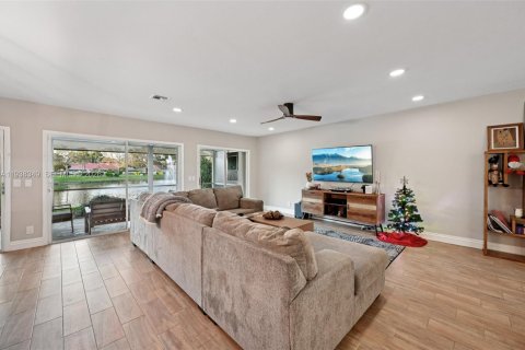 Adosado en venta en Deerfield Beach, Florida, 3 dormitorios, 181.9 m2 № 1998361 - foto 7