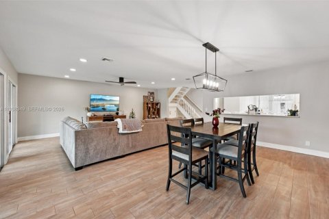 Adosado en venta en Deerfield Beach, Florida, 3 dormitorios, 181.9 m2 № 1998361 - foto 11