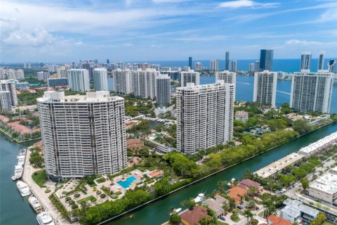 Condo à Aventura, Floride, 2 chambres  № 2016547
