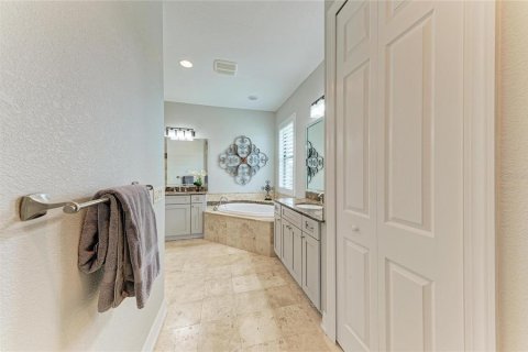 House in Punta Gorda, Florida 3 bedrooms, 218.23 sq.m. № 2356681 - photo 24