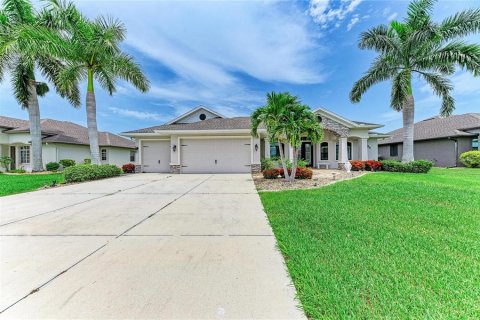 House in Punta Gorda, Florida 3 bedrooms, 218.23 sq.m. № 2356681 - photo 3
