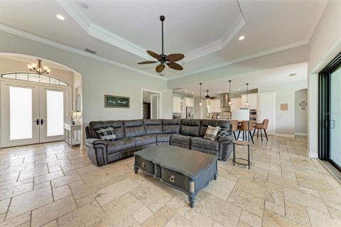 House in Punta Gorda, Florida 3 bedrooms, 218.23 sq.m. № 2356681 - photo 9