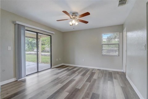 Villa ou maison à vendre à Kissimmee, Floride: 3 chambres, 131.92 m2 № 2230516 - photo 12