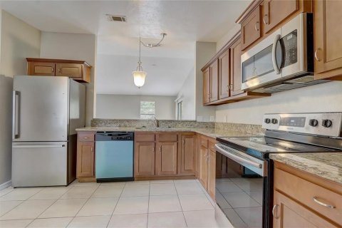 Villa ou maison à vendre à Kissimmee, Floride: 3 chambres, 131.92 m2 № 2230516 - photo 10