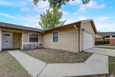 Villa ou maison à vendre à Kissimmee, Floride: 3 chambres, 131.92 m2 № 2230516 - photo 2