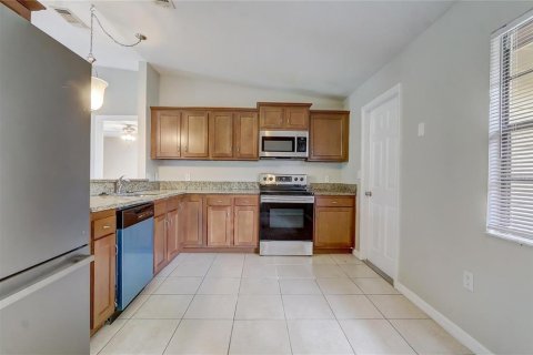 Villa ou maison à vendre à Kissimmee, Floride: 3 chambres, 131.92 m2 № 2230516 - photo 9