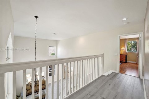 House in Weston, Florida 4 bedrooms, 248.23 sq.m. № 2058768 - photo 29