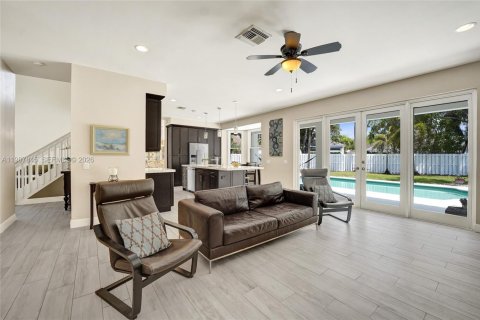 House in Weston, Florida 4 bedrooms, 248.23 sq.m. № 2058768 - photo 26