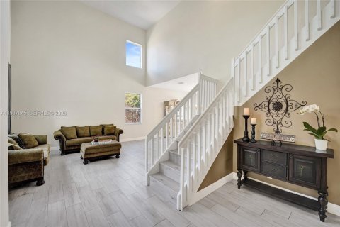 House in Weston, Florida 4 bedrooms, 248.23 sq.m. № 2058768 - photo 12