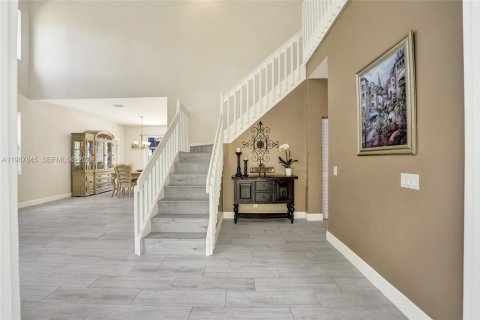 House in Weston, Florida 4 bedrooms, 248.23 sq.m. № 2058768 - photo 10