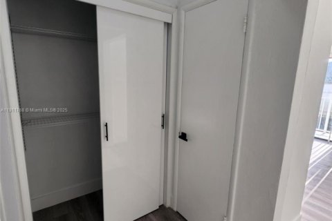 Apartment in Miami Beach, Florida 46.45 sq.m. № 1967376 - photo 9