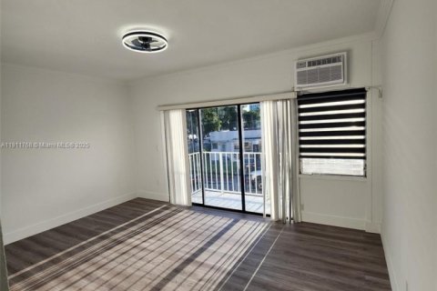 Apartment in Miami Beach, Florida 46.45 sq.m. № 1967376 - photo 10