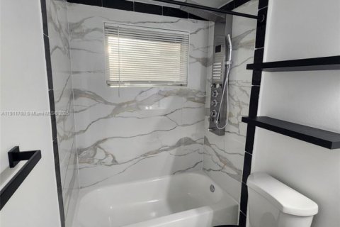 Apartment in Miami Beach, Florida 46.45 sq.m. № 1967376 - photo 26