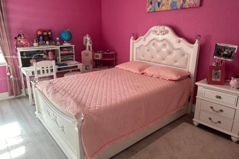 Villa ou maison à louer à Pembroke Pines, Floride: 4 chambres, 233.46 m2 № 2042283 - photo 20