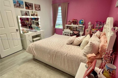 Villa ou maison à louer à Pembroke Pines, Floride: 4 chambres, 233.46 m2 № 2042283 - photo 21