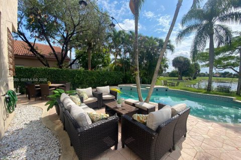 Villa ou maison à Pembroke Pines, Floride 4 chambres, 233.46 m2 № 2042283