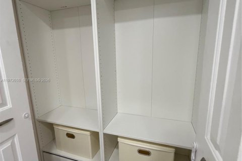 Villa ou maison à louer à Pembroke Pines, Floride: 4 chambres, 233.46 m2 № 2042283 - photo 16