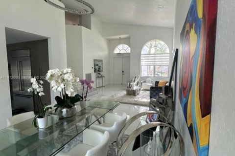 Villa ou maison à louer à Pembroke Pines, Floride: 4 chambres, 233.46 m2 № 2042283 - photo 9