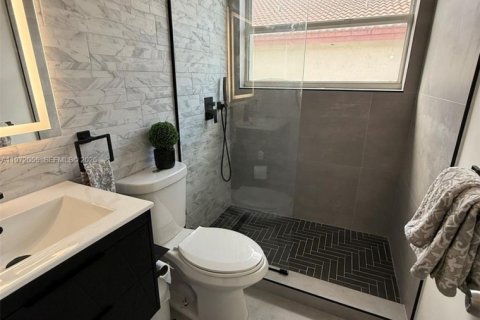 Villa ou maison à louer à Pembroke Pines, Floride: 4 chambres, 233.46 m2 № 2042283 - photo 19