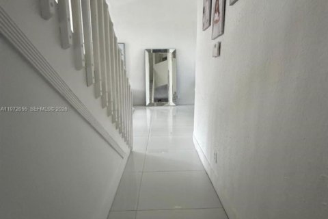 Villa ou maison à louer à Pembroke Pines, Floride: 4 chambres, 233.46 m2 № 2042283 - photo 26