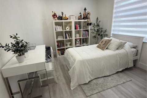 Villa ou maison à louer à Pembroke Pines, Floride: 4 chambres, 233.46 m2 № 2042283 - photo 15