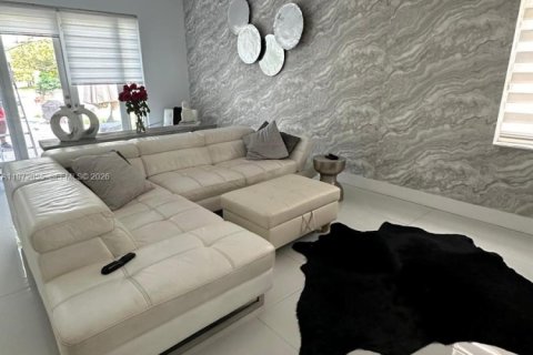 Villa ou maison à louer à Pembroke Pines, Floride: 4 chambres, 233.46 m2 № 2042283 - photo 6