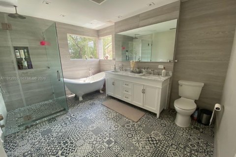 Villa ou maison à louer à Pembroke Pines, Floride: 4 chambres, 233.46 m2 № 2042283 - photo 13