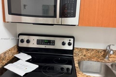 Condominio en alquiler en Aventura, Florida, 2 dormitorios, 98.66 m2 № 2026904 - foto 2